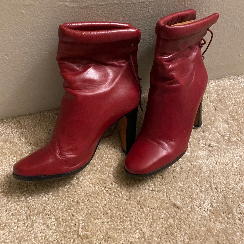Red leather vintage lace up ankle boots!
